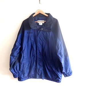 VTG Men's Columbia Windbreaker in Dark Blue and Black L